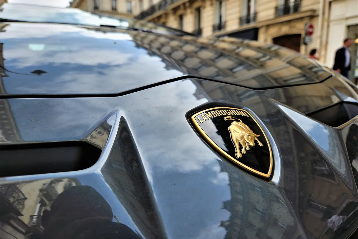 Logotipo Lamborghini : Histoire Et Légende De Ce Symbole !