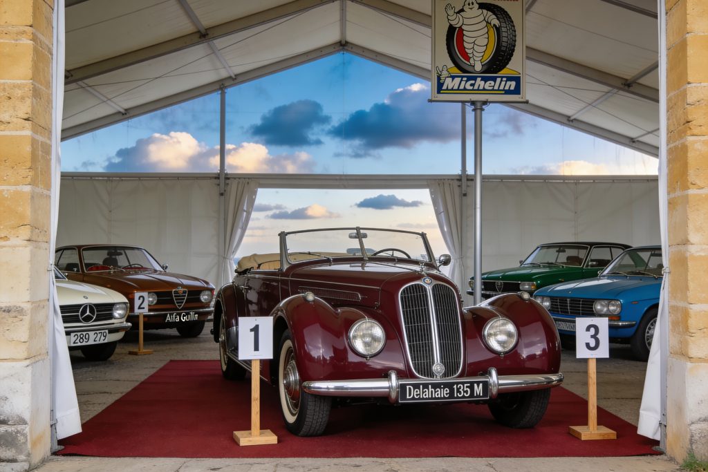 Exposition Autos Motos Véhicules de Collections Prestiges de Toutes Marques