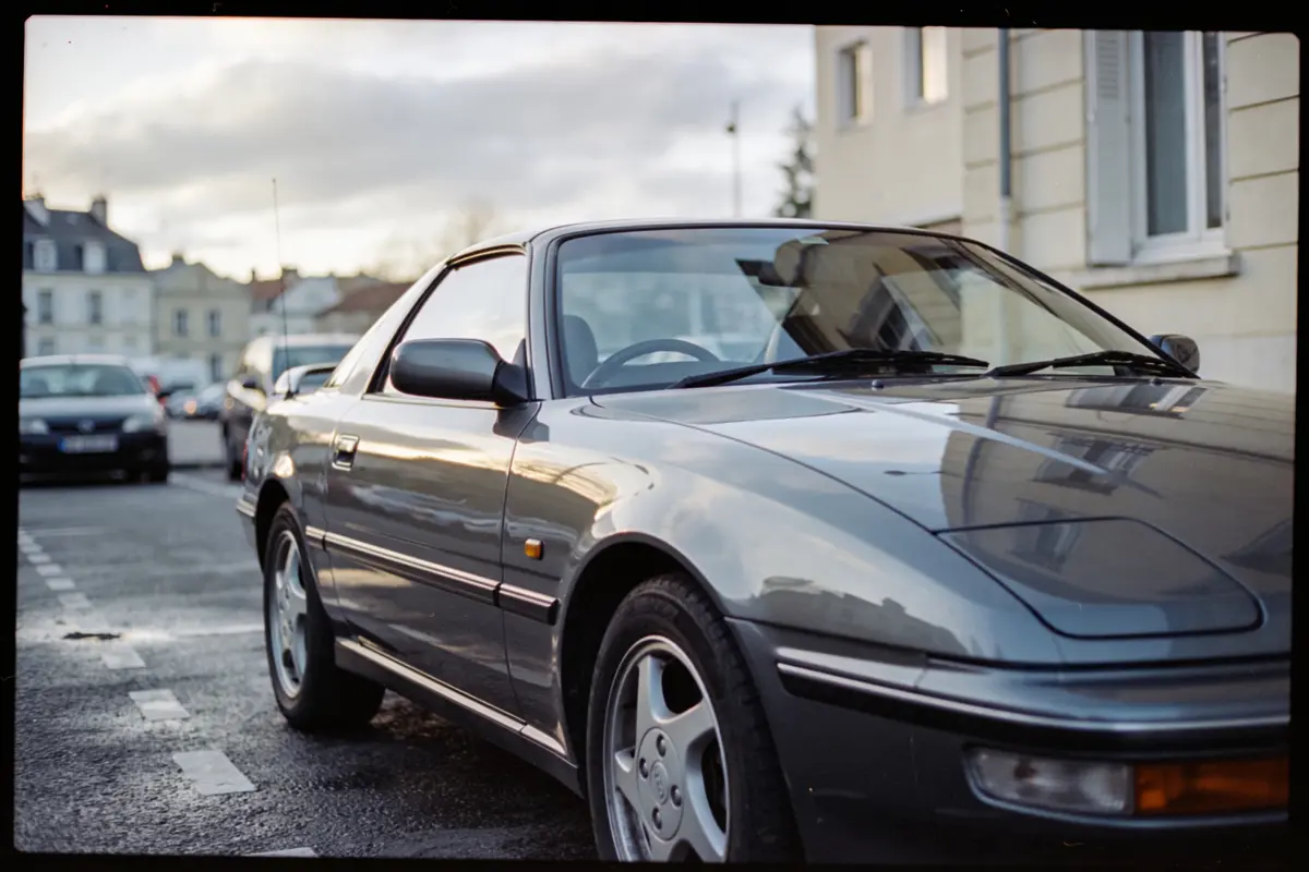 Mazda Cosmo Eunos 20B : Pourquoi ce coupé tri-rotor fascine-t-il ?