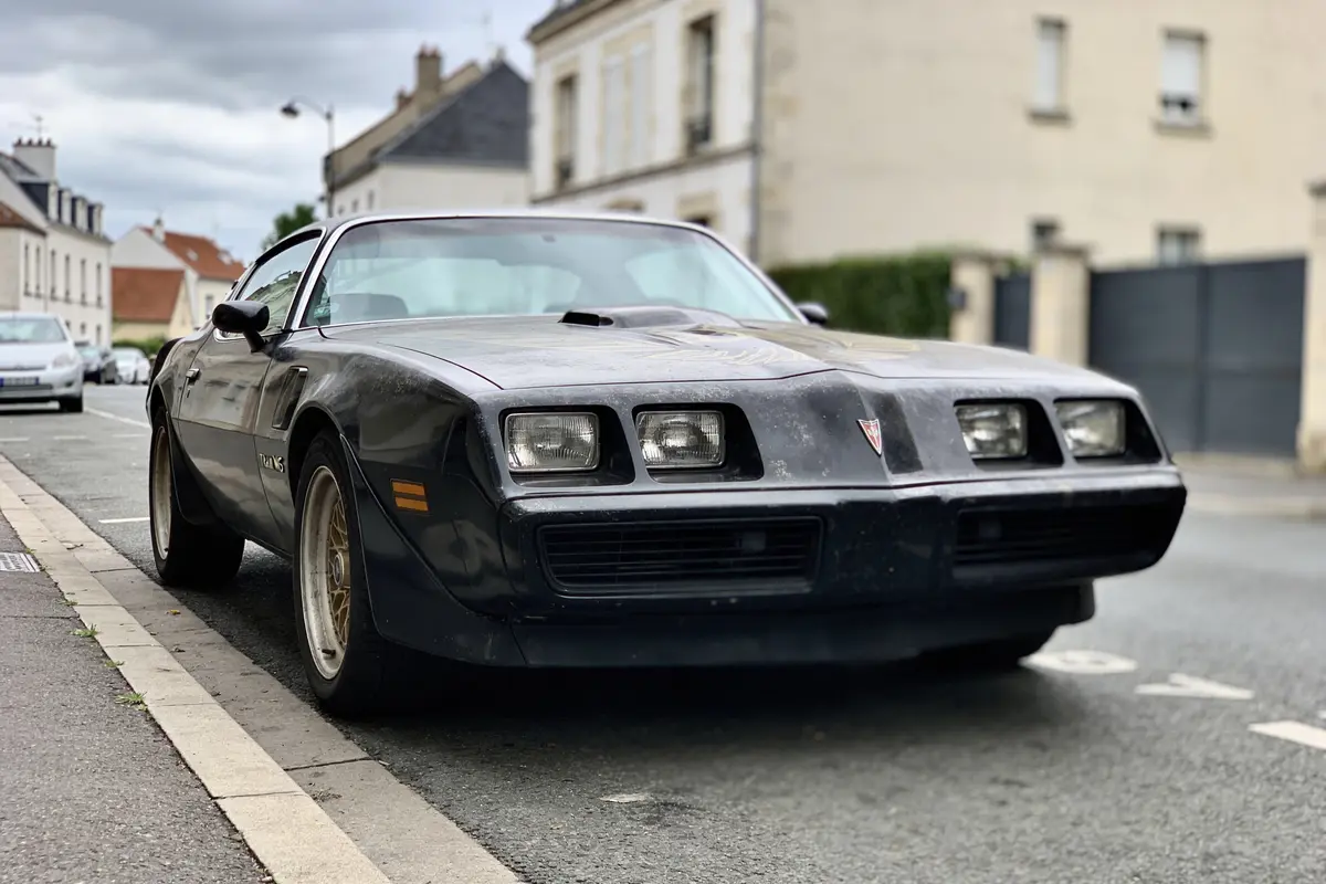 Pontiac Trans Am WS6 : Guide de l’achat et modèles à découvrir!