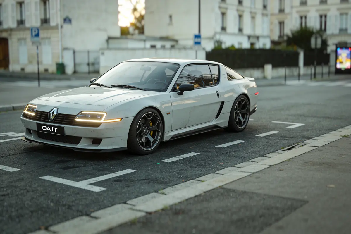Renault R17 : Le restomod électrique qui fait sensation !