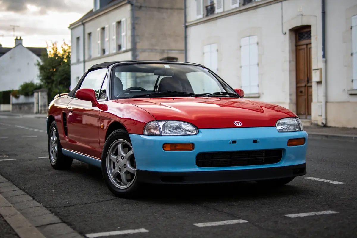 Découvrez le Suzuki Cappuccino EA11R : Un Icône Du JDM !