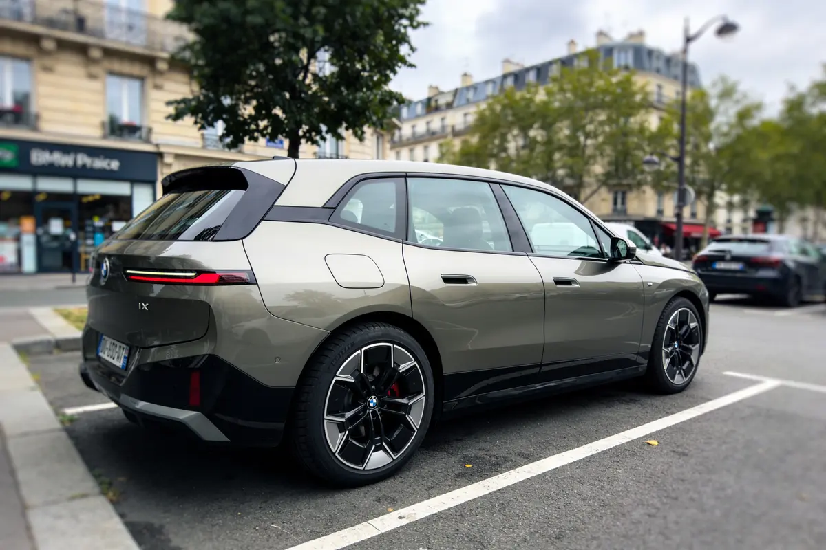 Bmw ix : Modèles, Prix et Avis sur l’Électrique M70 !