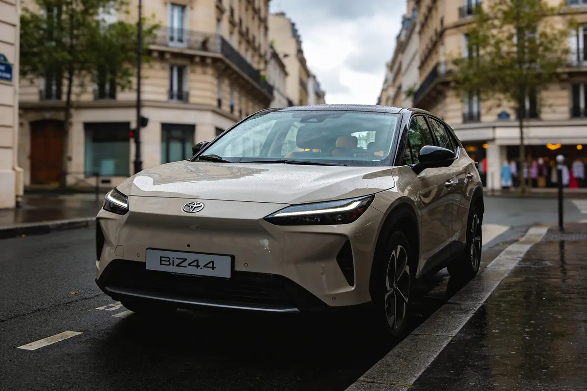 Toyota bZ4X : Le SUV électrique idéal pour vos aventures !