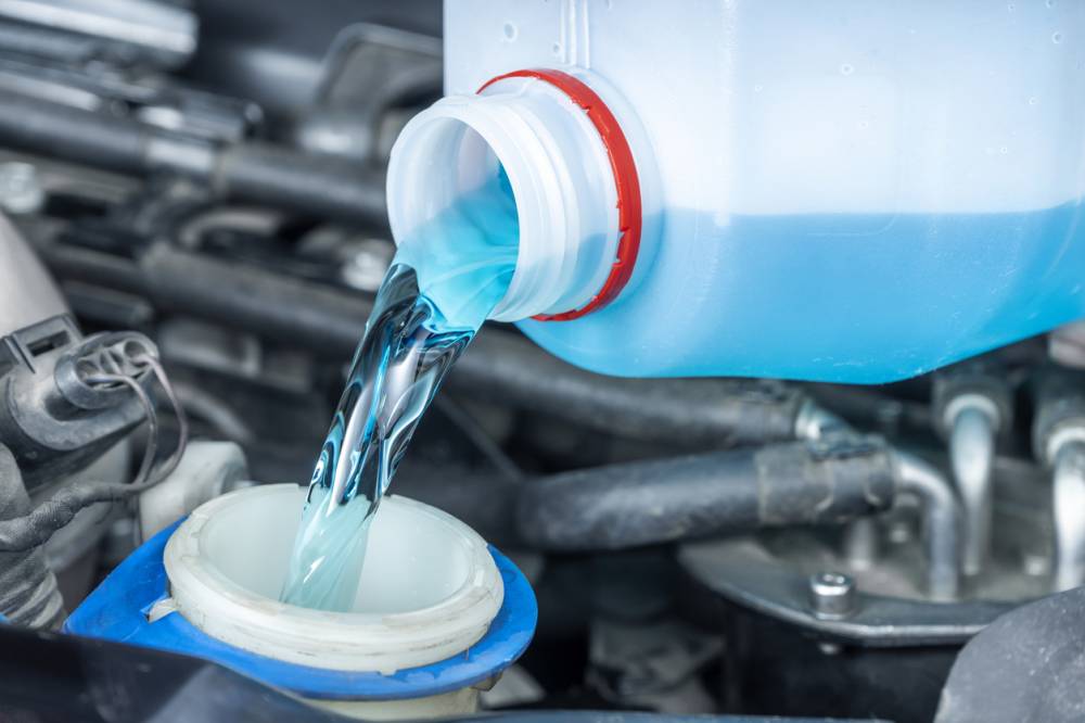 liquide-lave-glace-gardez-une-visibilite-parfaite-en-voiture